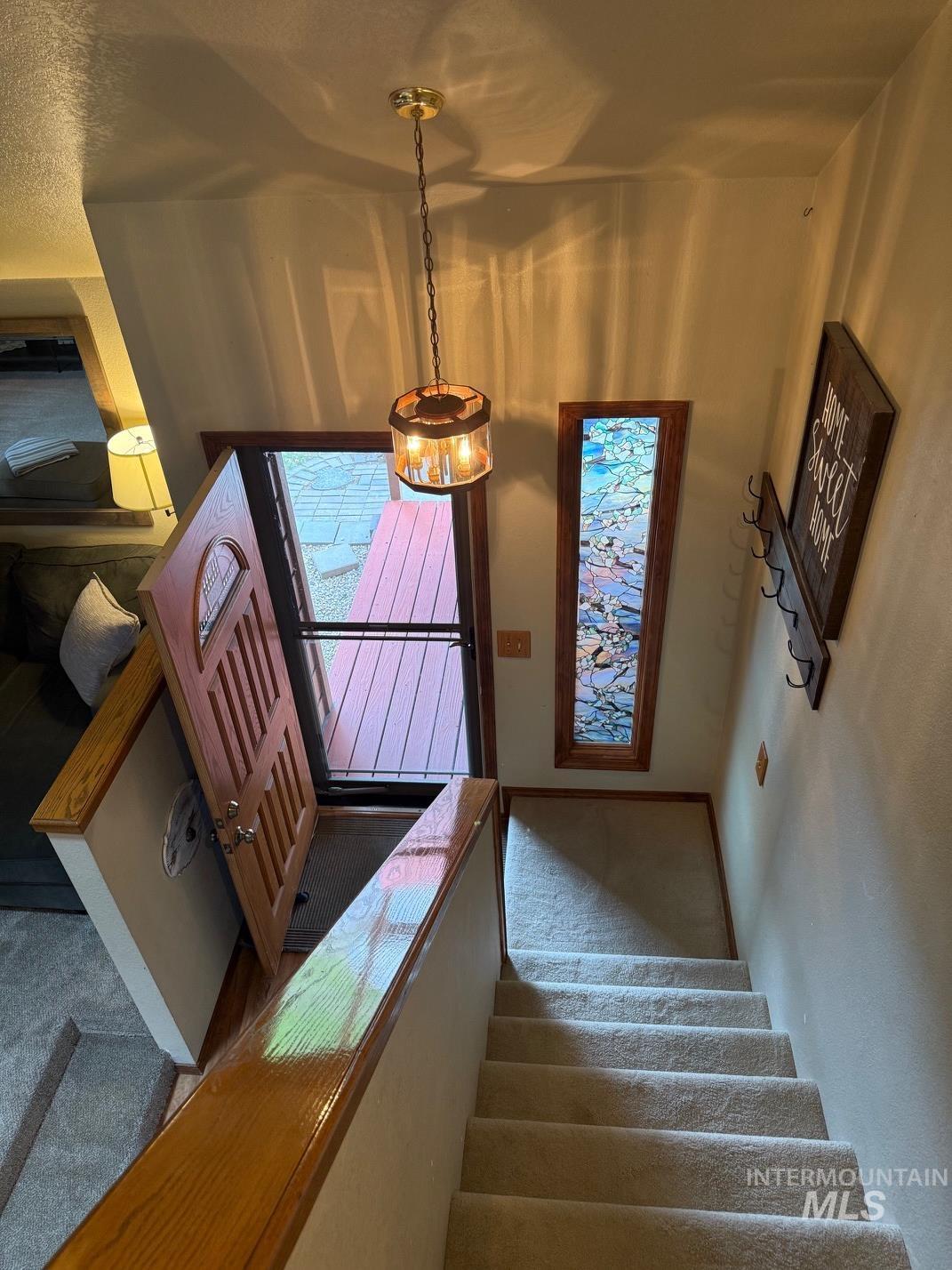 6812 View Lane