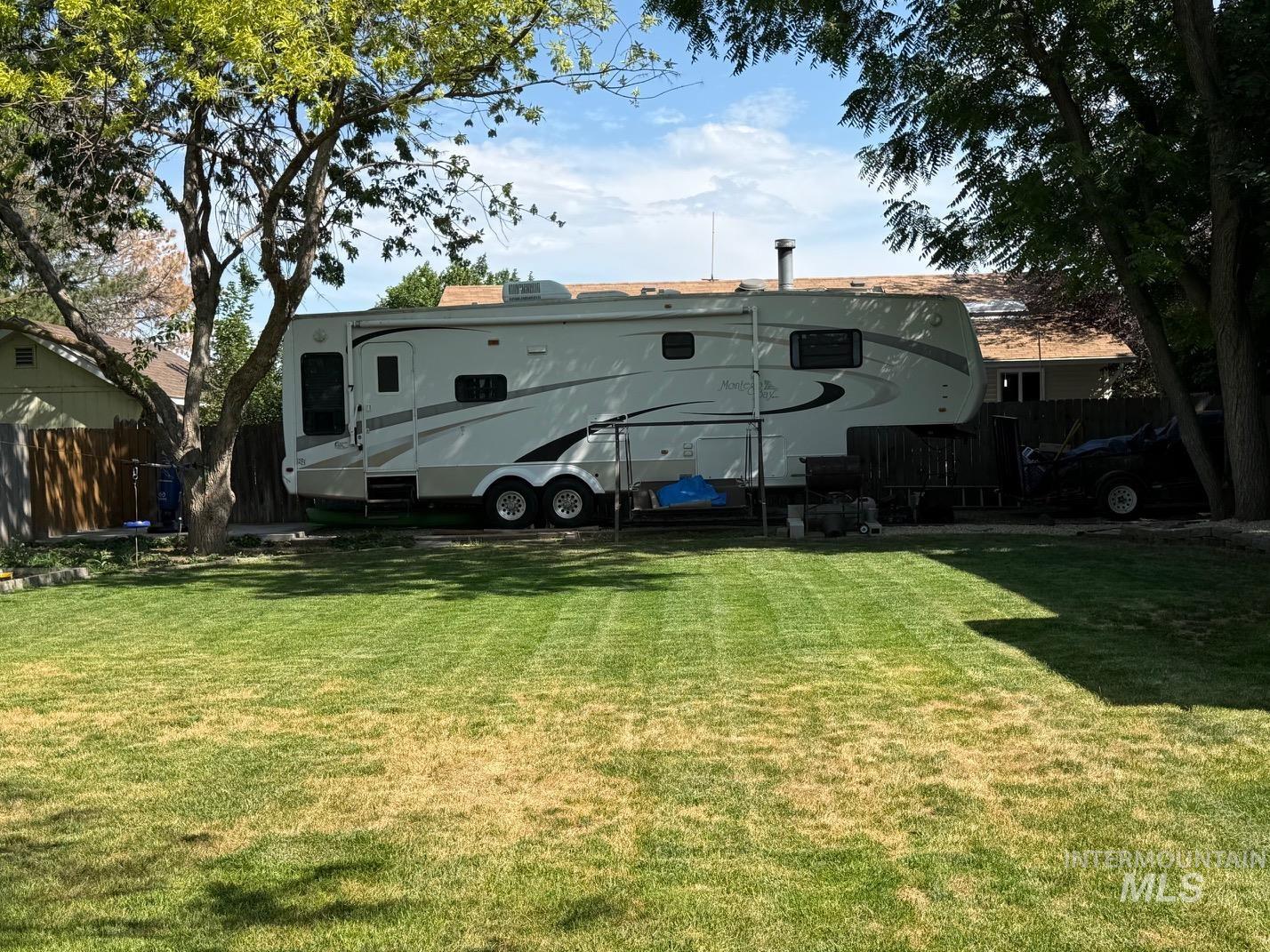 6812 View Lane