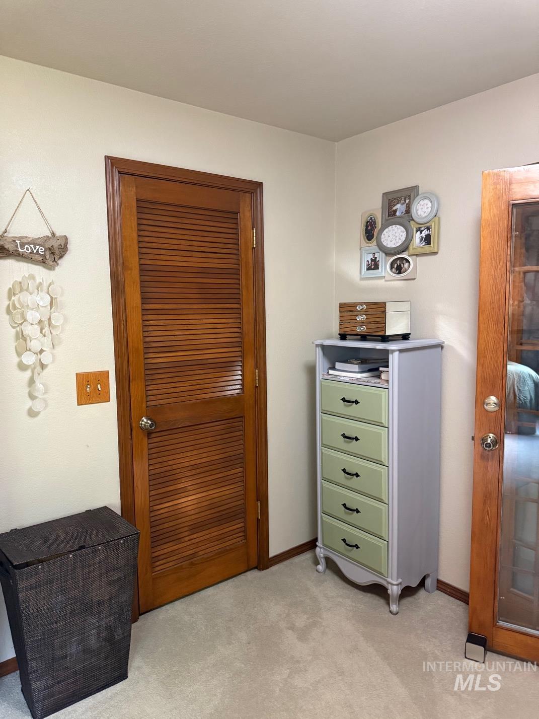 6812 View Lane