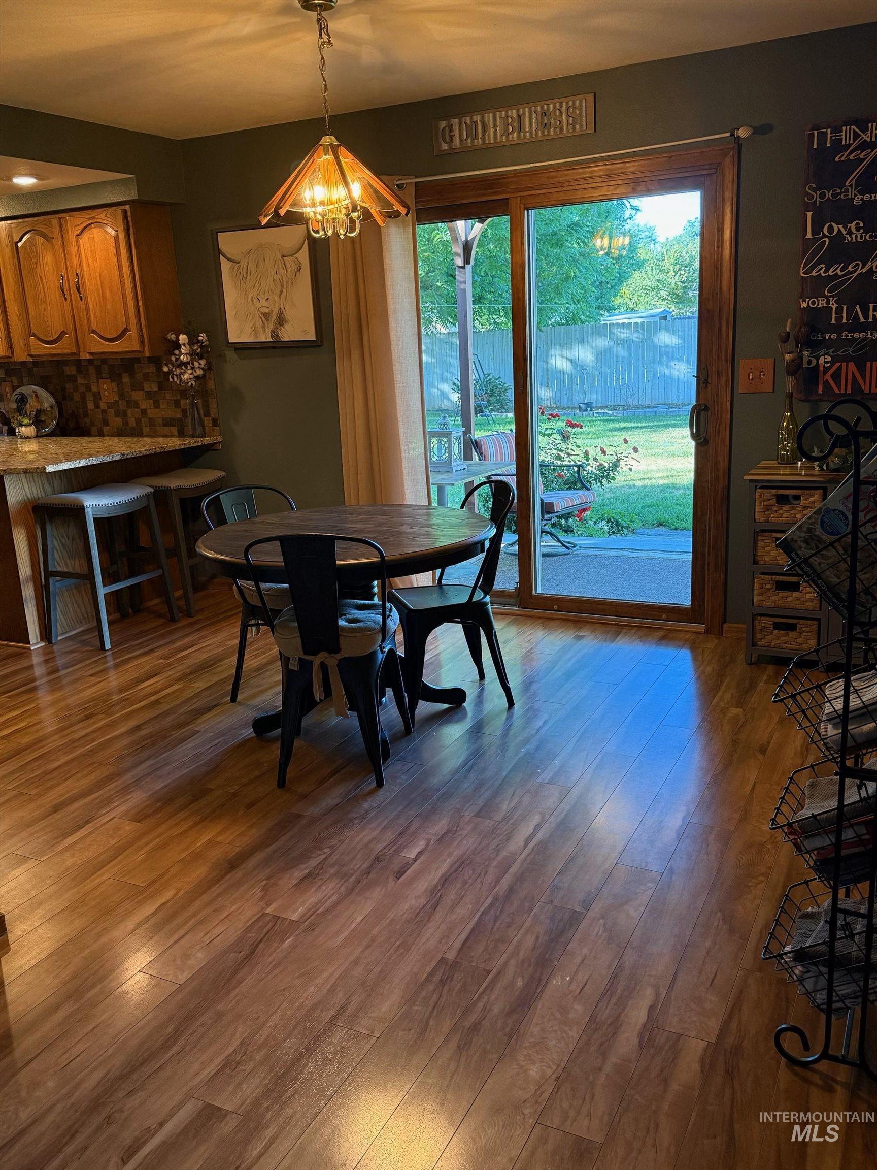 6812 View Lane
