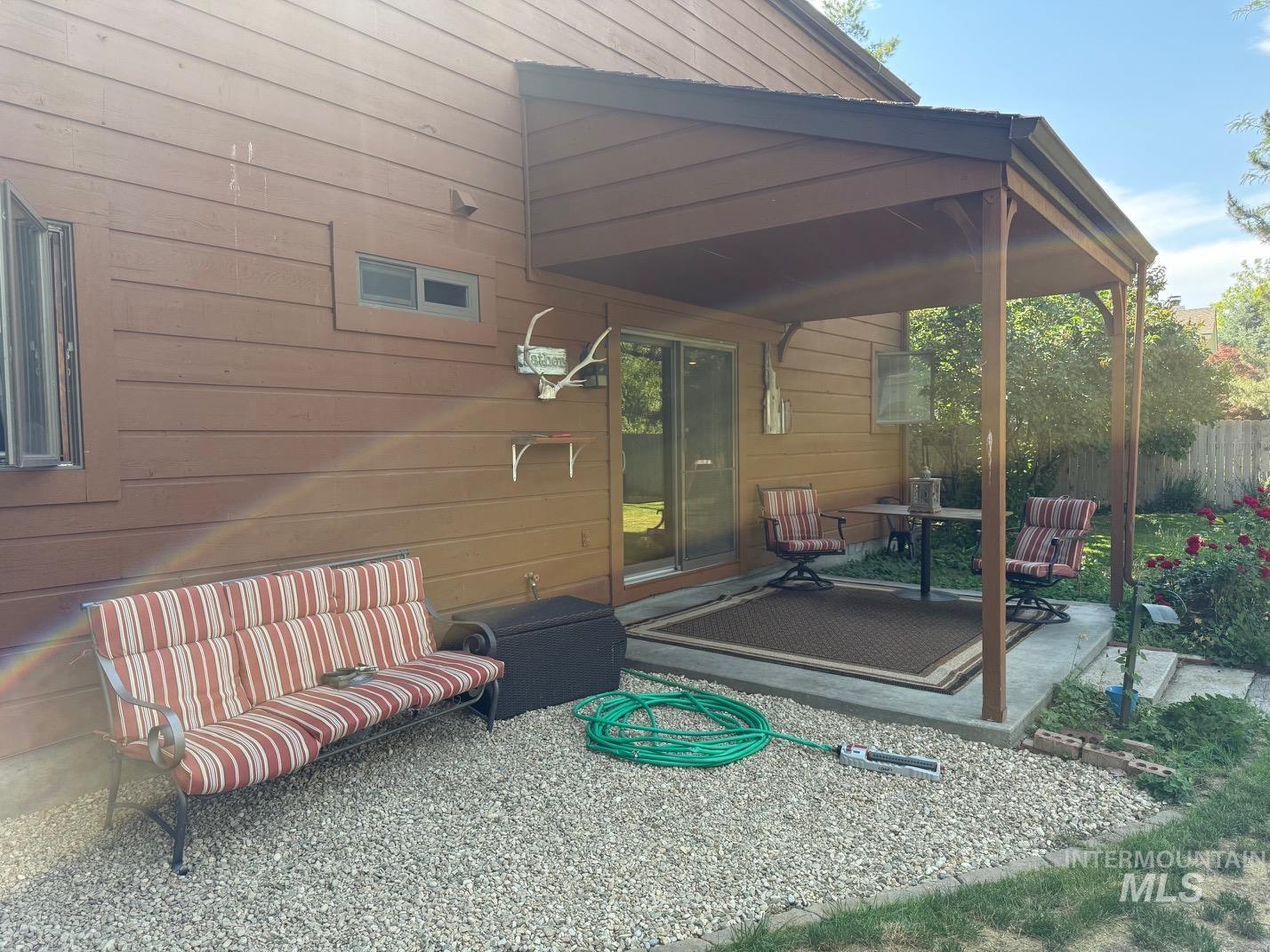 6812 View Lane