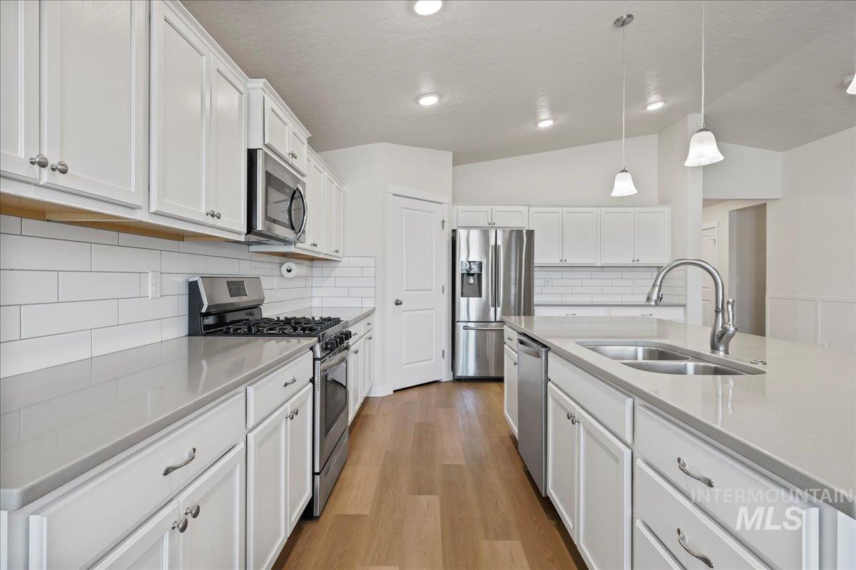 3267 S Walnut Ridge