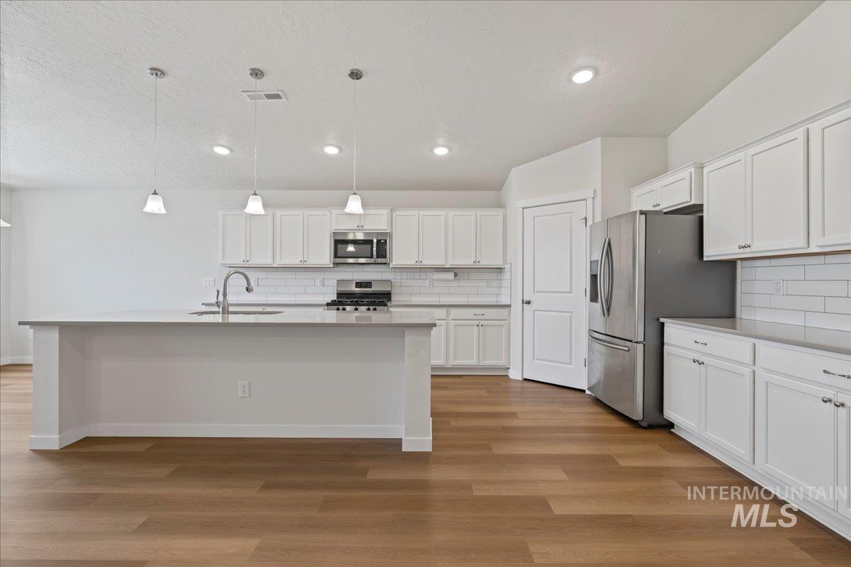 3267 S Walnut Ridge