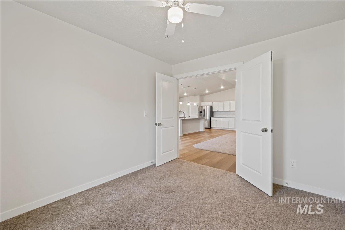 3267 S Walnut Ridge
