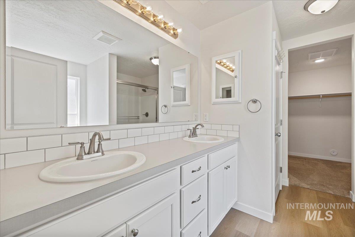 3267 S Walnut Ridge