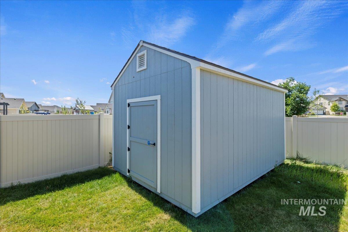 3267 S Walnut Ridge