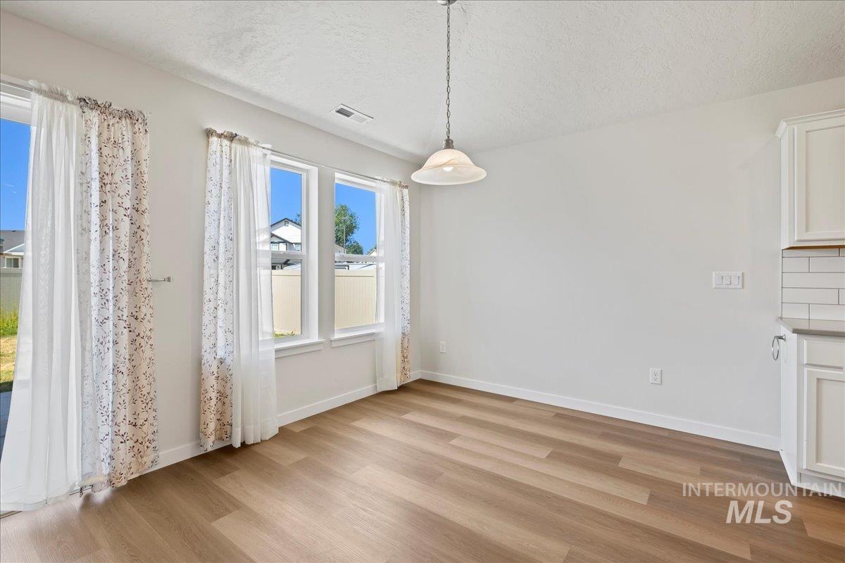 3267 S Walnut Ridge