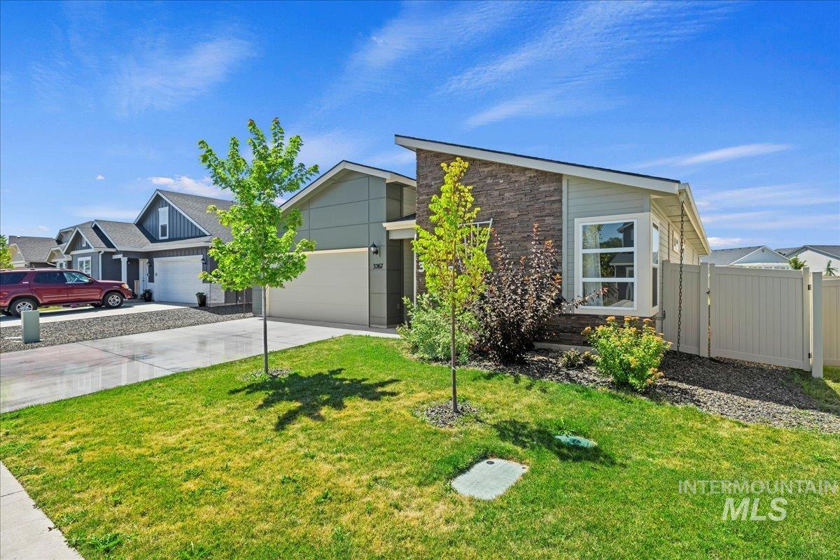 3267 S Walnut Ridge