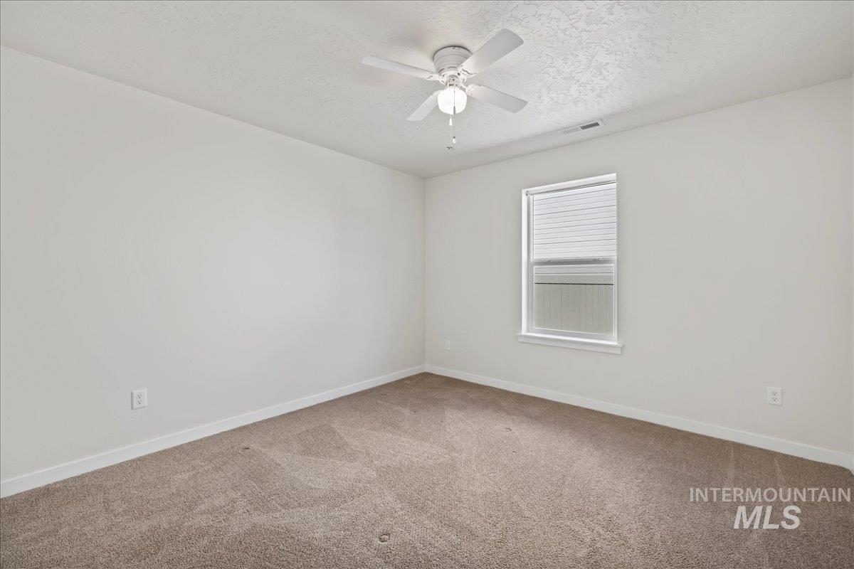 3267 S Walnut Ridge