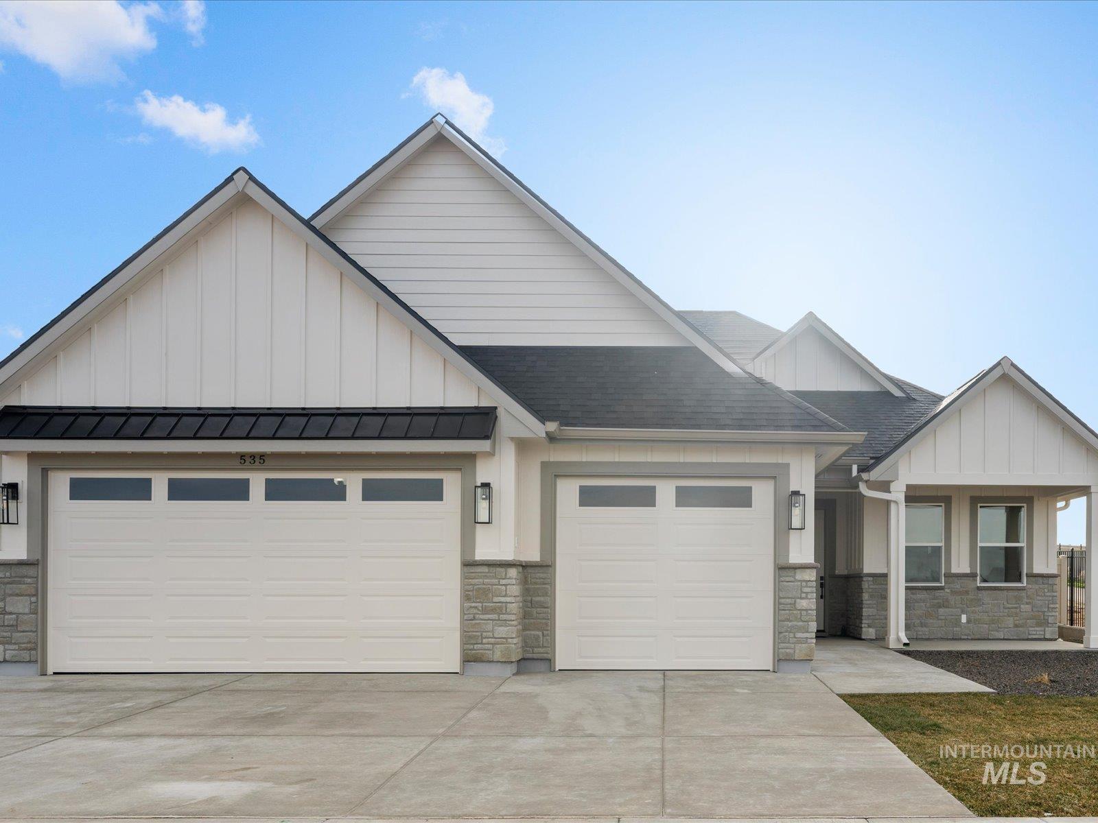 535 E Distributor Dr