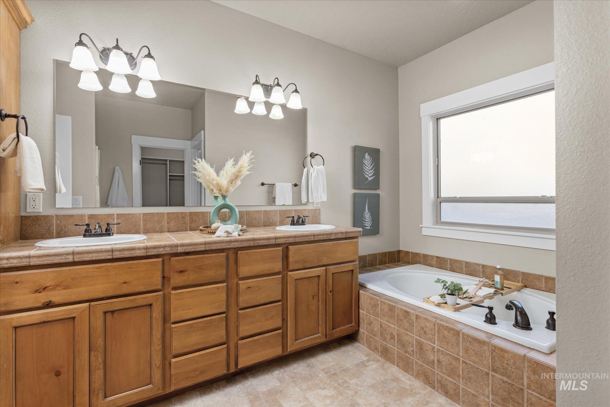 1268 W Cobblefield Ct