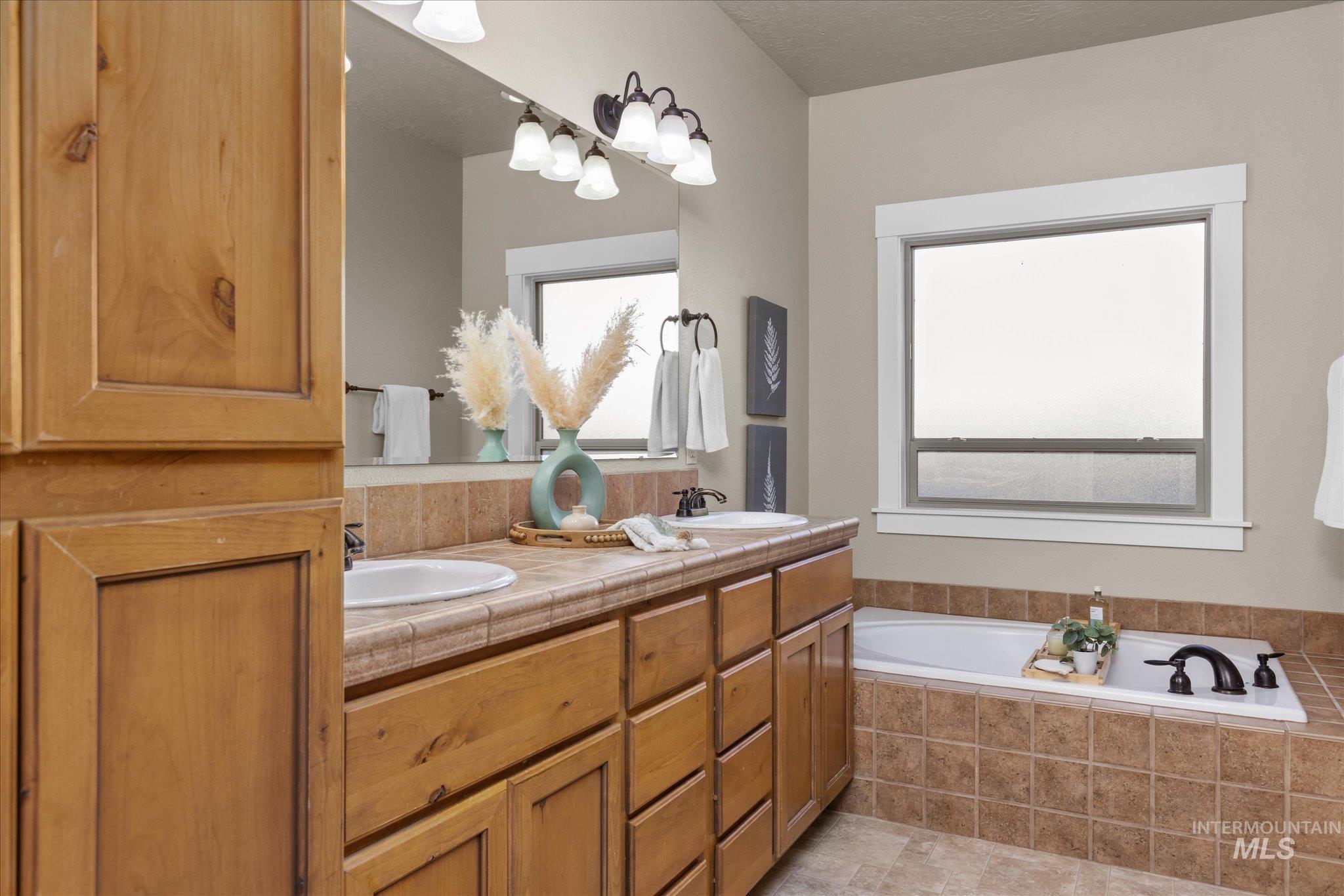 1268 W Cobblefield Ct