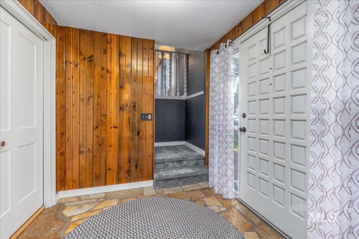 10438 W Hollandale Dr