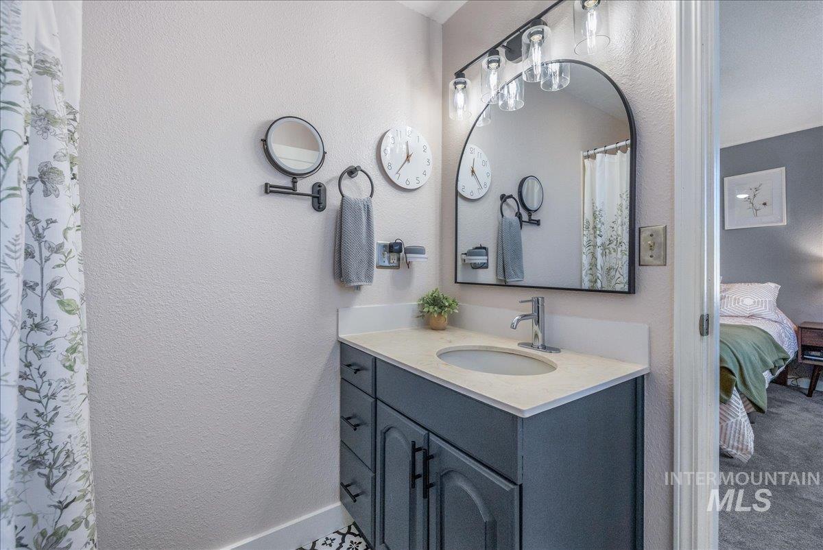 10438 W Hollandale Dr