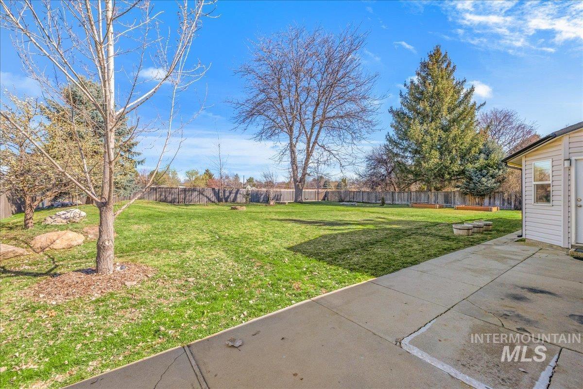 10438 W Hollandale Dr