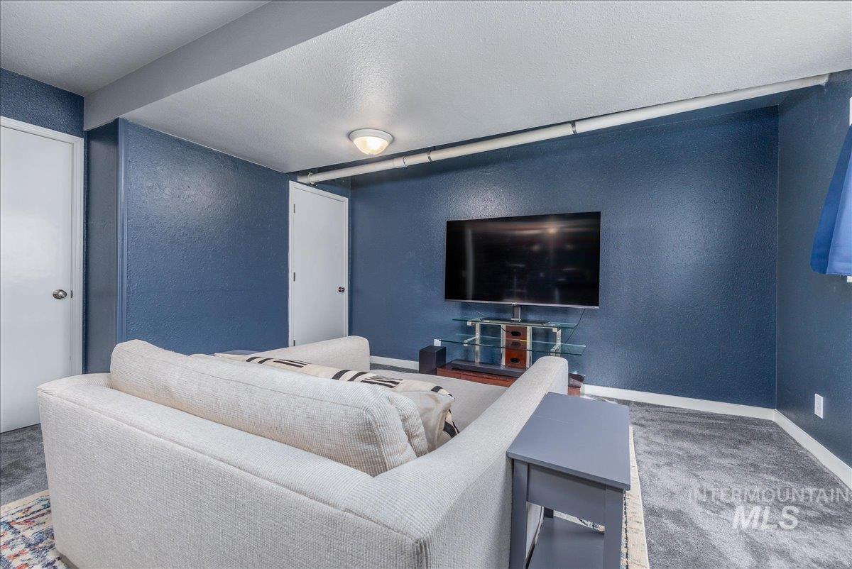 10438 W Hollandale Dr