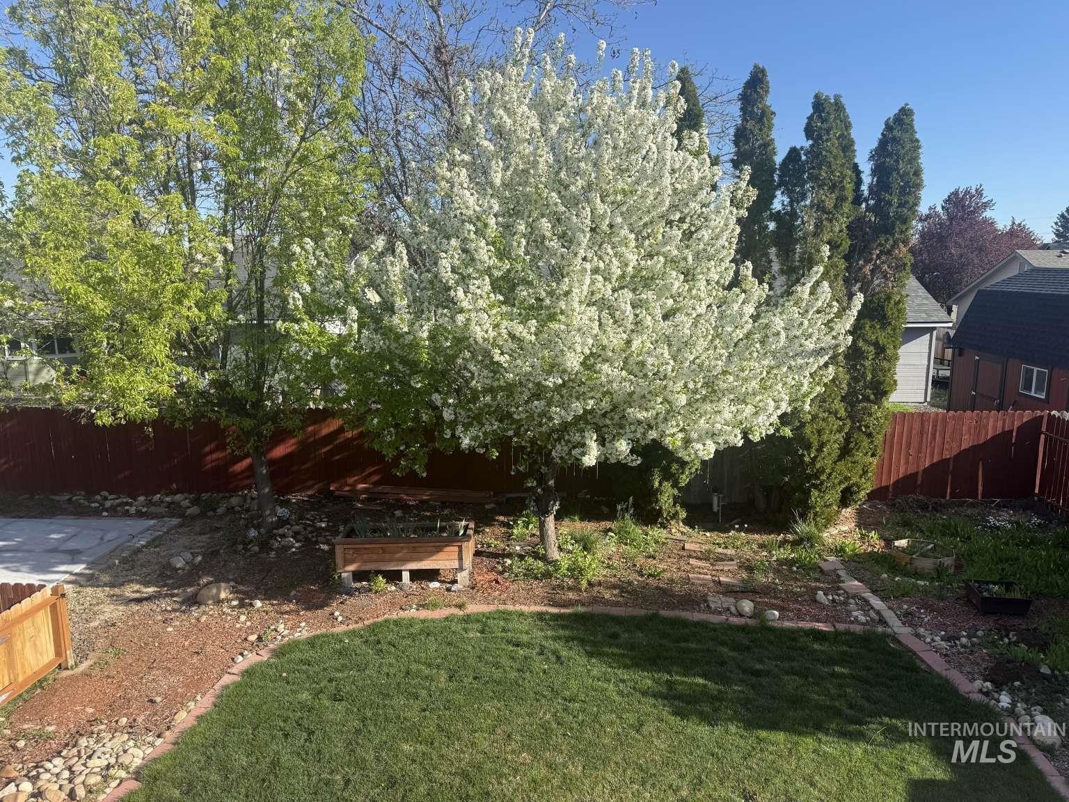 7400 Newbrook Dr