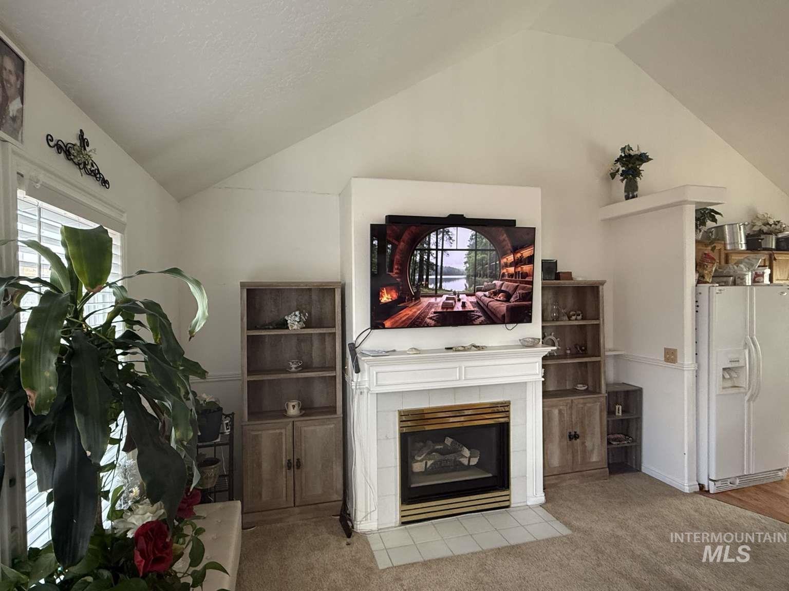 7400 Newbrook Dr