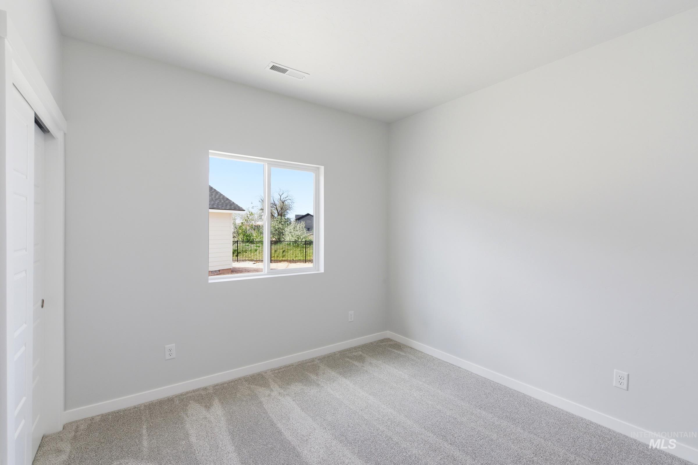 4432 N Alameda Creek Ave