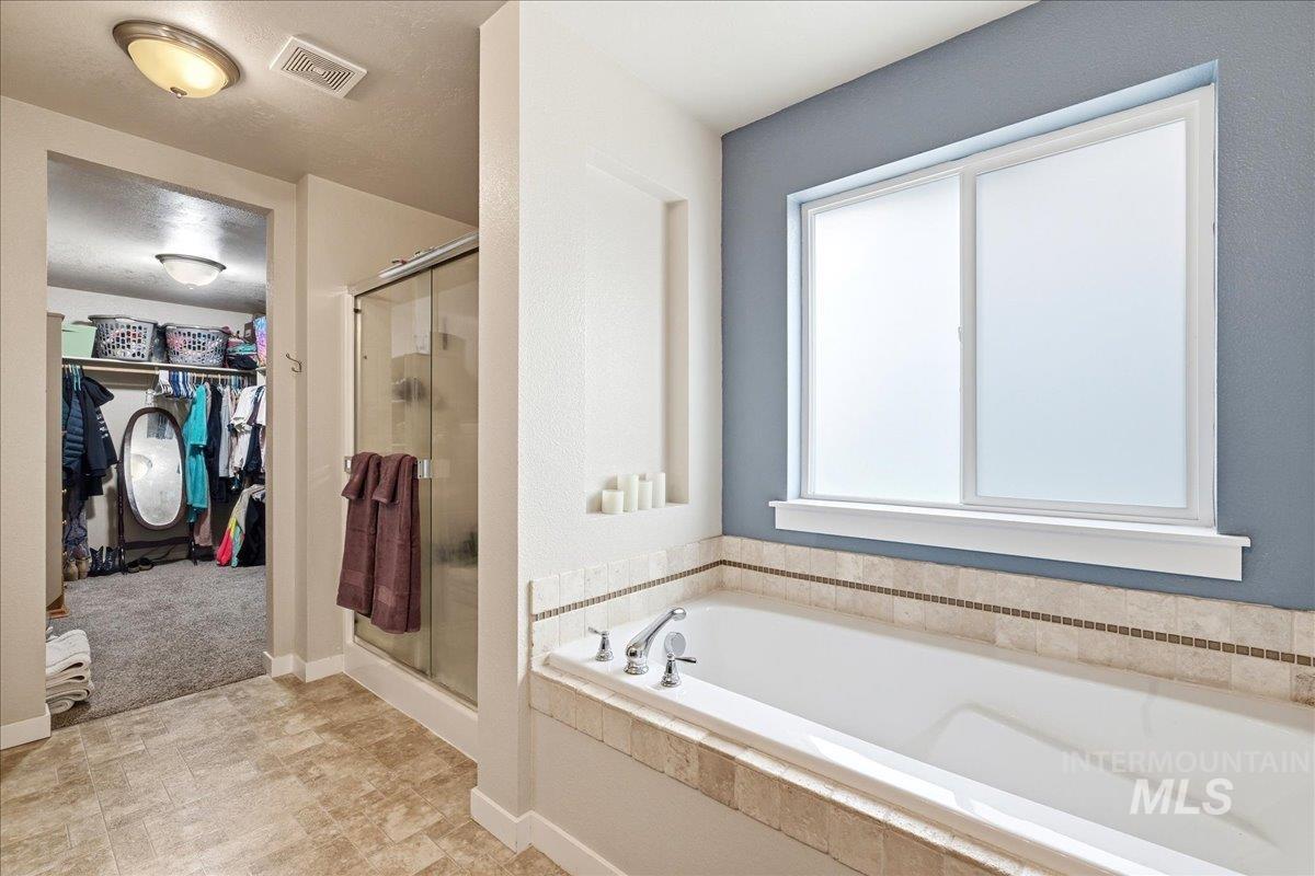 582 W Treehouse Way