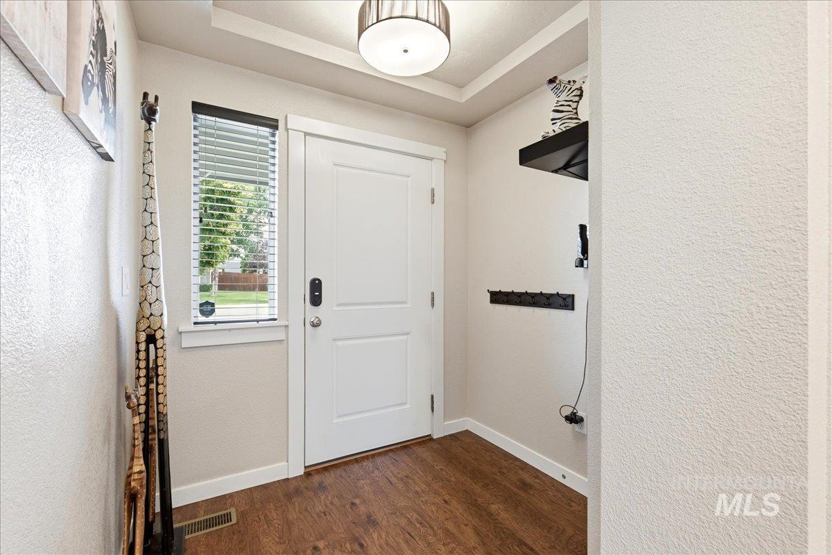 582 W Treehouse Way