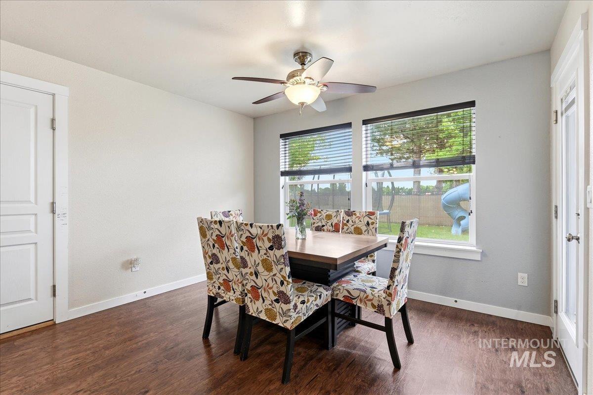 582 W Treehouse Way