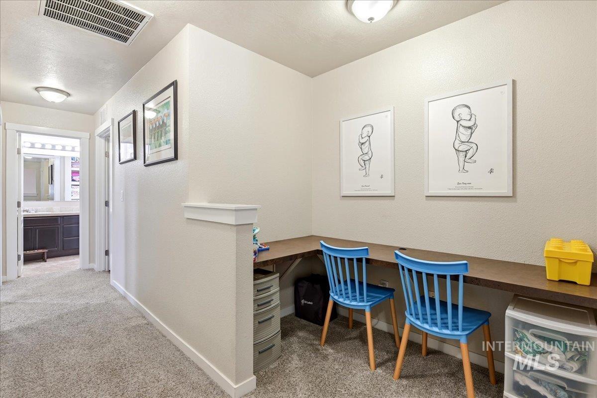582 W Treehouse Way