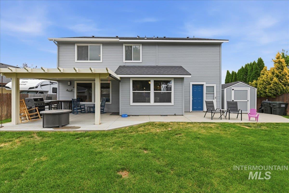 582 W Treehouse Way