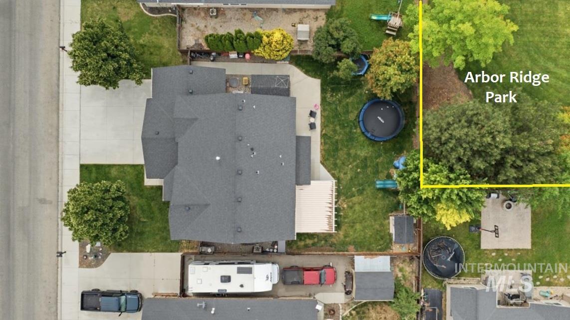 582 W Treehouse Way