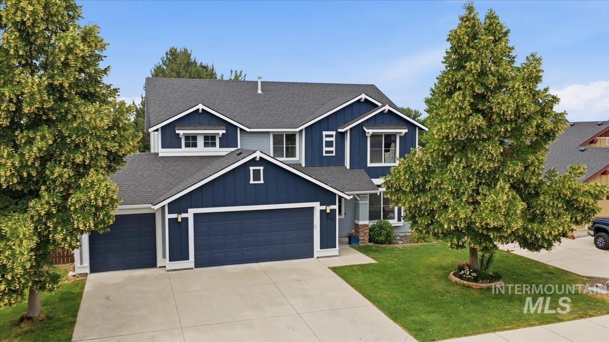 582 W Treehouse Way