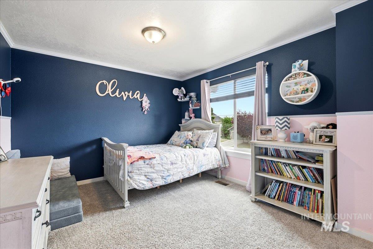 582 W Treehouse Way