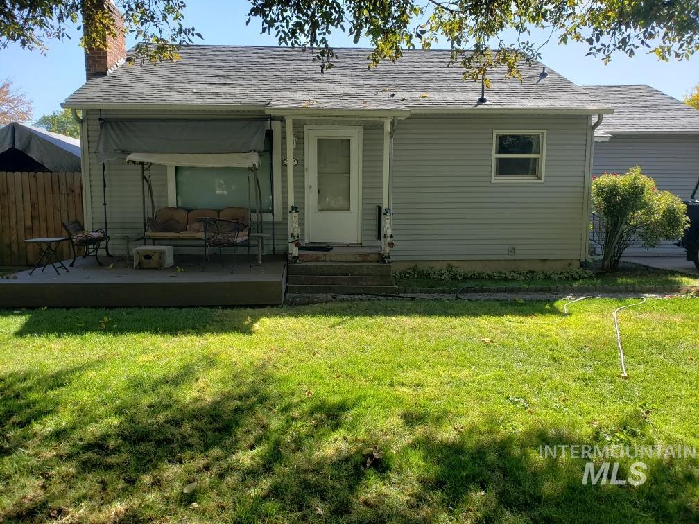 3205 Hansen Ave