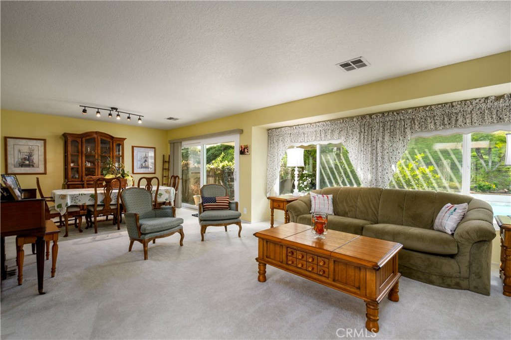 630 W Country Hills Drive