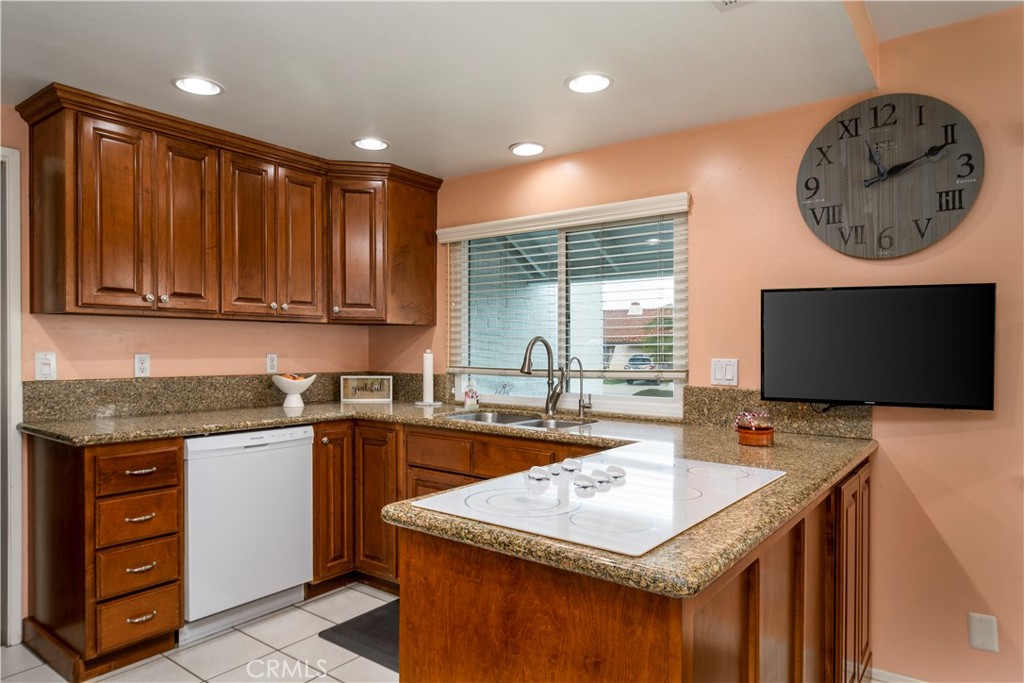 630 W Country Hills Drive