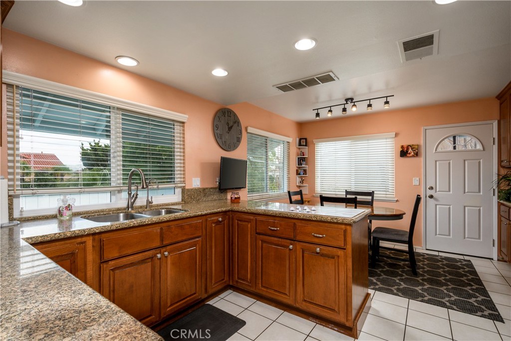 630 W Country Hills Drive