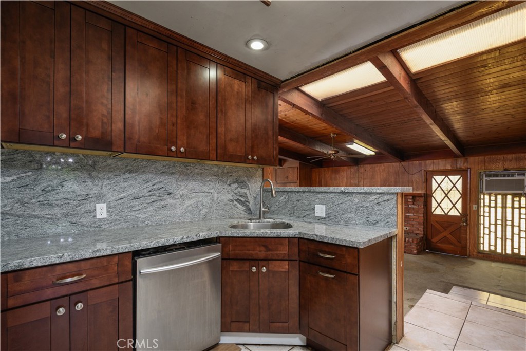 10517 La Serna Dr