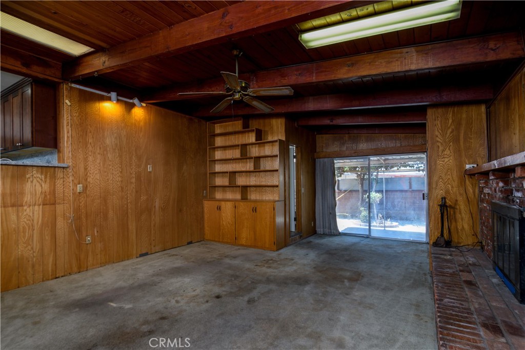 10517 La Serna Dr
