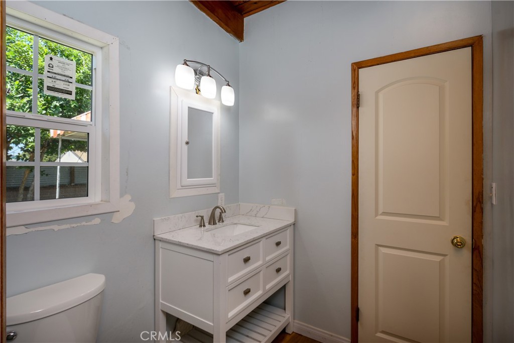 10517 La Serna Dr