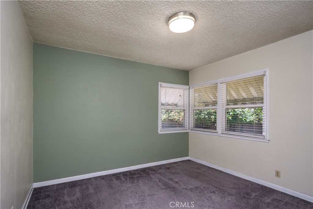 10517 La Serna Dr