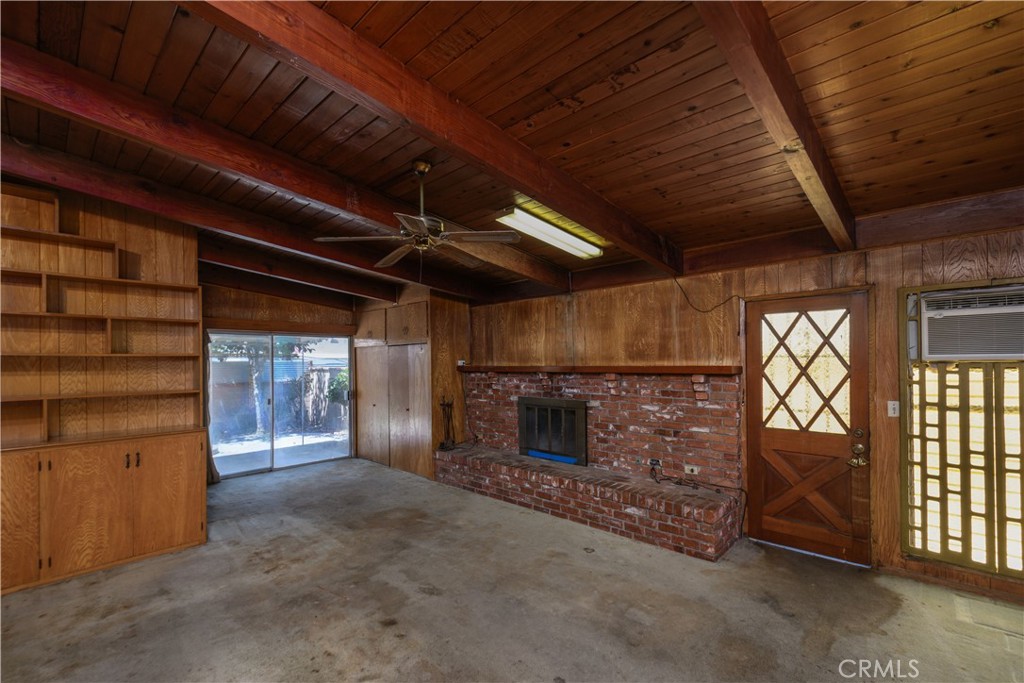 10517 La Serna Dr