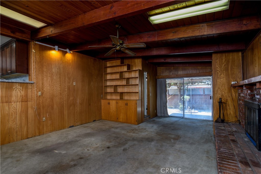 10517 La Serna Dr