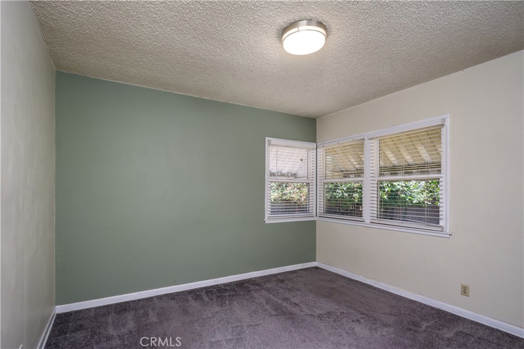 10517 La Serna Dr