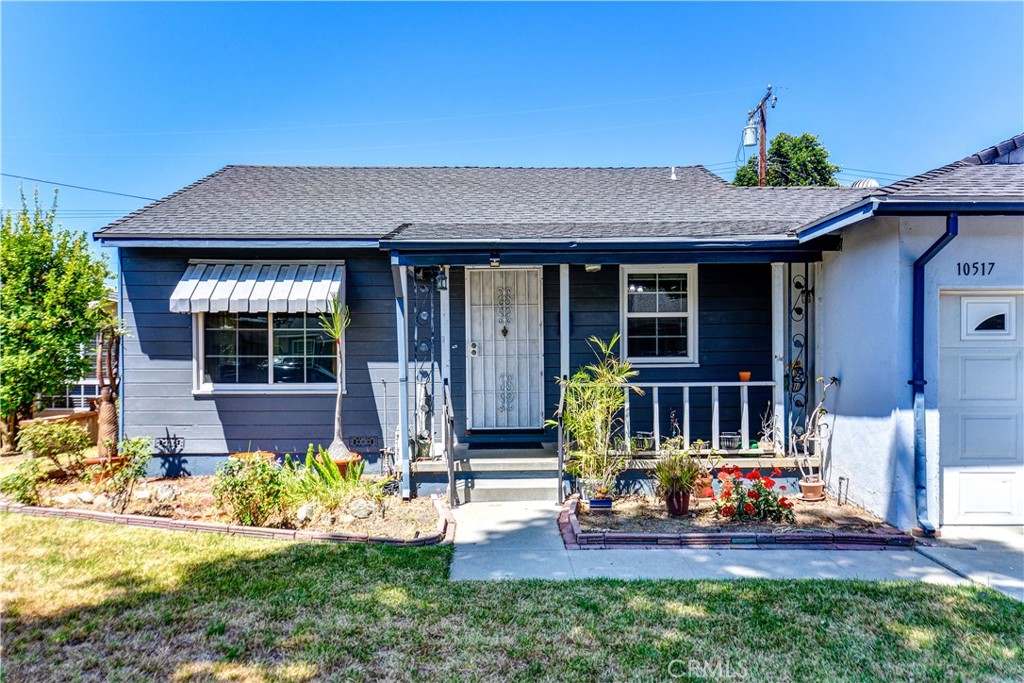 10517 La Serna Dr