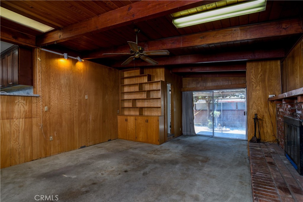 10517 La Serna Dr