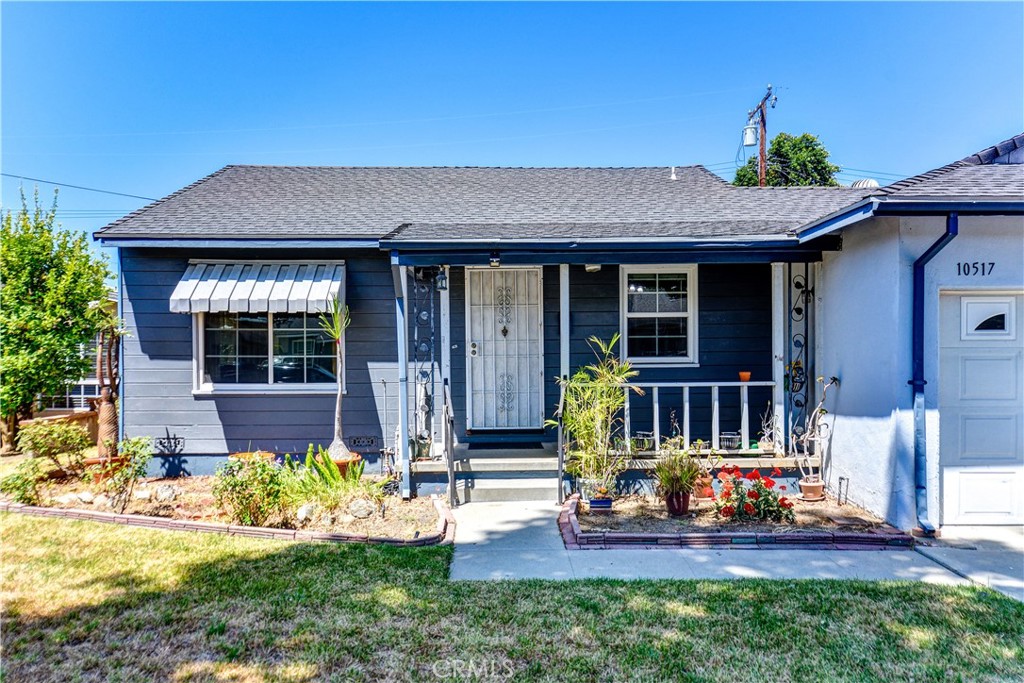10517 La Serna Dr