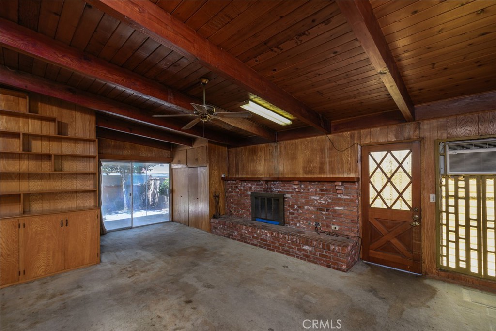 10517 La Serna Dr