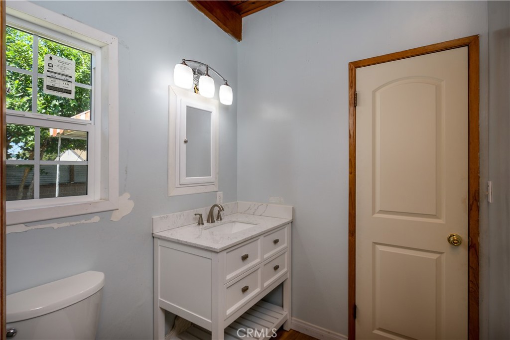 10517 La Serna Dr