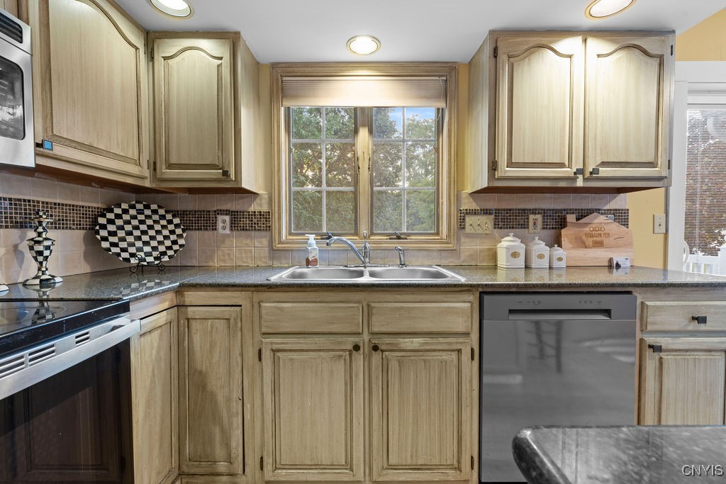 7906 East Ridge Pointe Drive