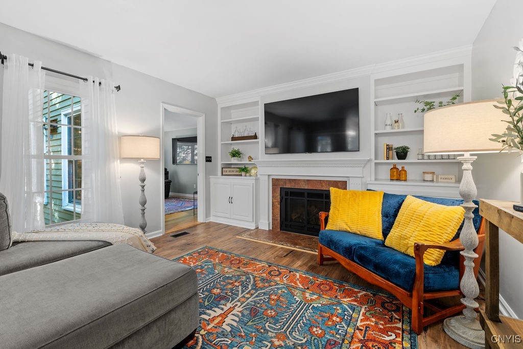 4329 Collier Circle