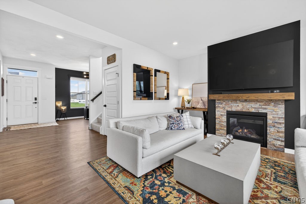 5567 Rolling Meadows